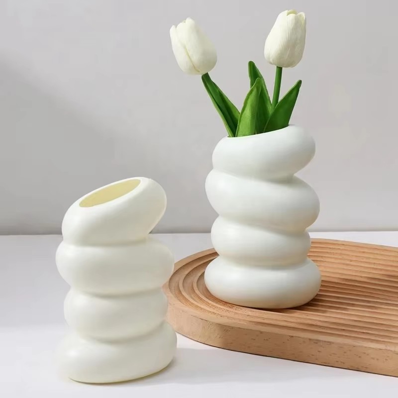 Kitchen Appliances In White - 1PC Plastic Spiraal Witte Vaas Nordic